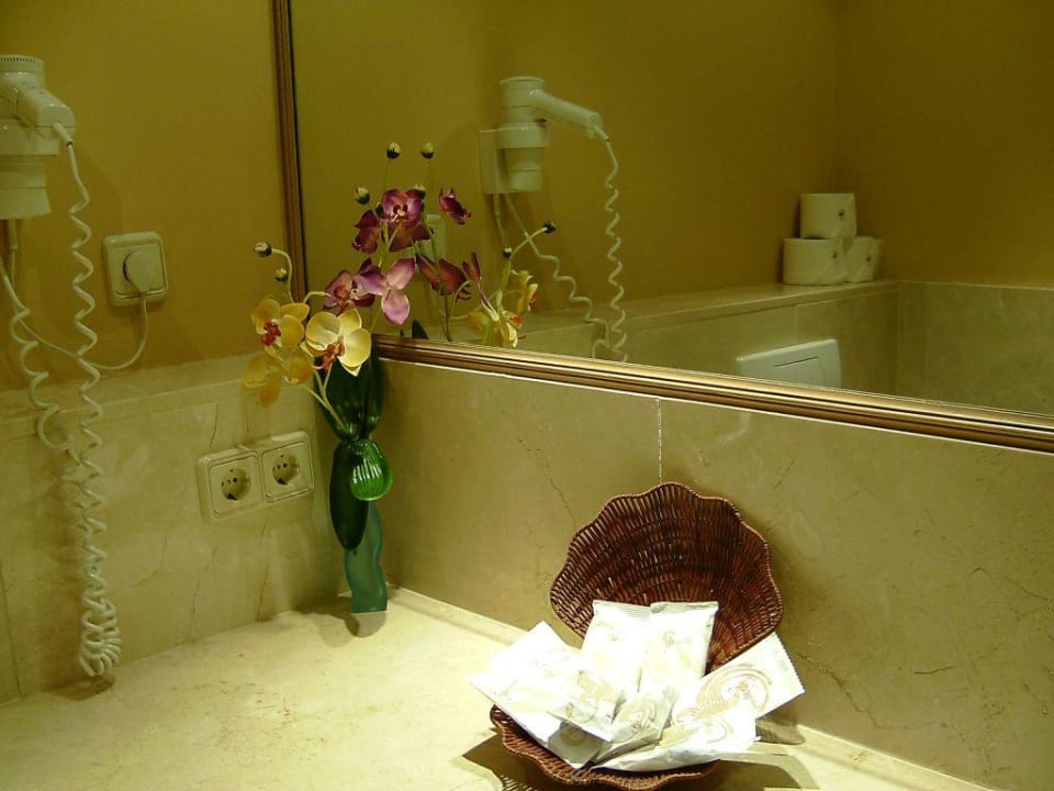 Badezimmer Grupotel Playa de Palma Suites & Spa