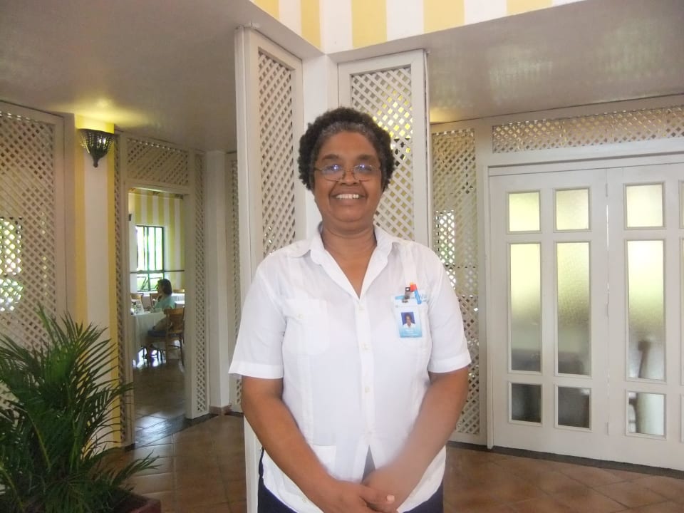 Eine nette Mitasrbeiterin BelleVue Dominican Bay