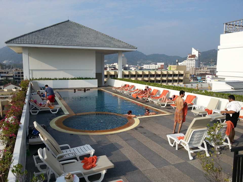 Pool auf dem Dach Swissotel Resort Phuket Patong Beach