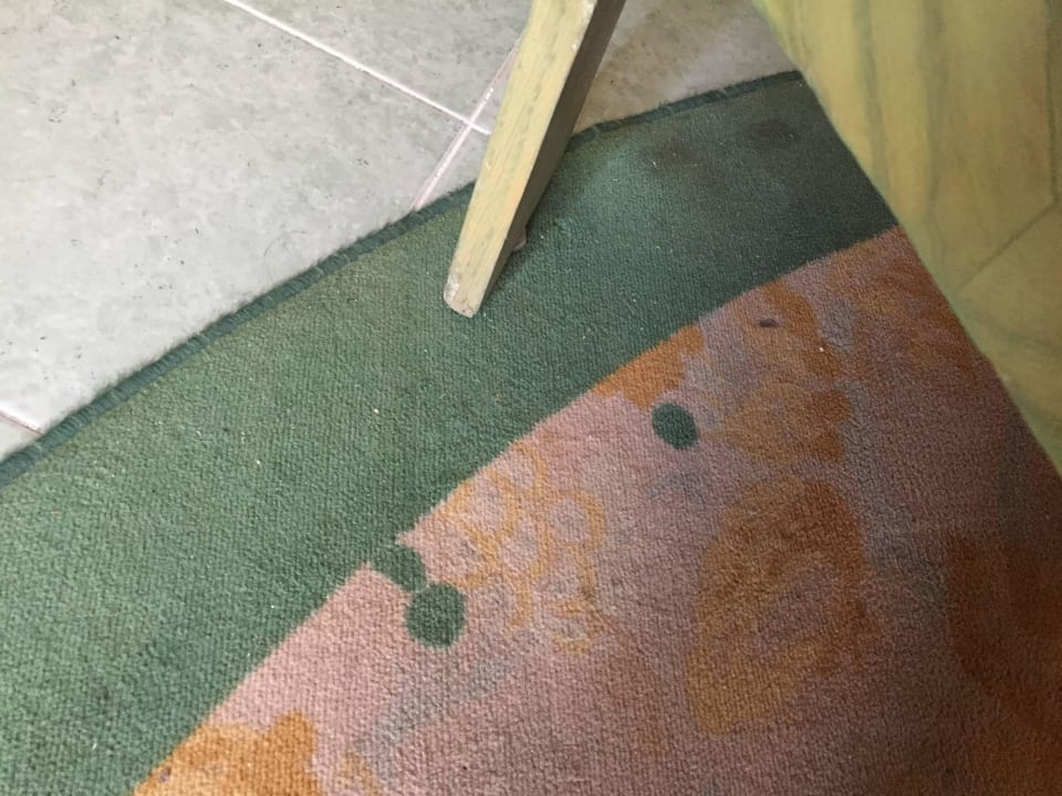 Unser verdreckter Teppich in der Suite SUNRISE Holidays Resort (Adults Only)