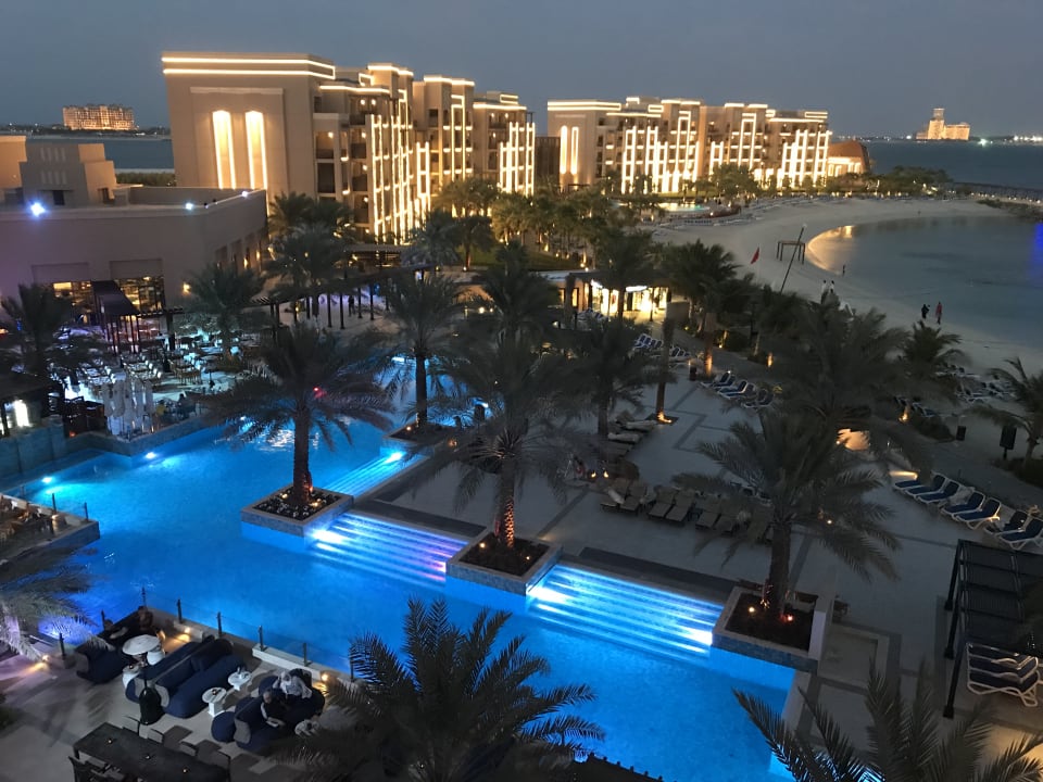 Pool DoubleTree by Hilton Resort & Spa Marjan Island