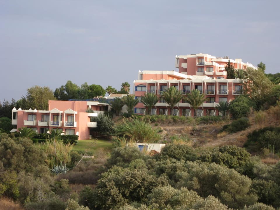 Außenansicht auf seitlichen Flügel Kresten Palace Hotel