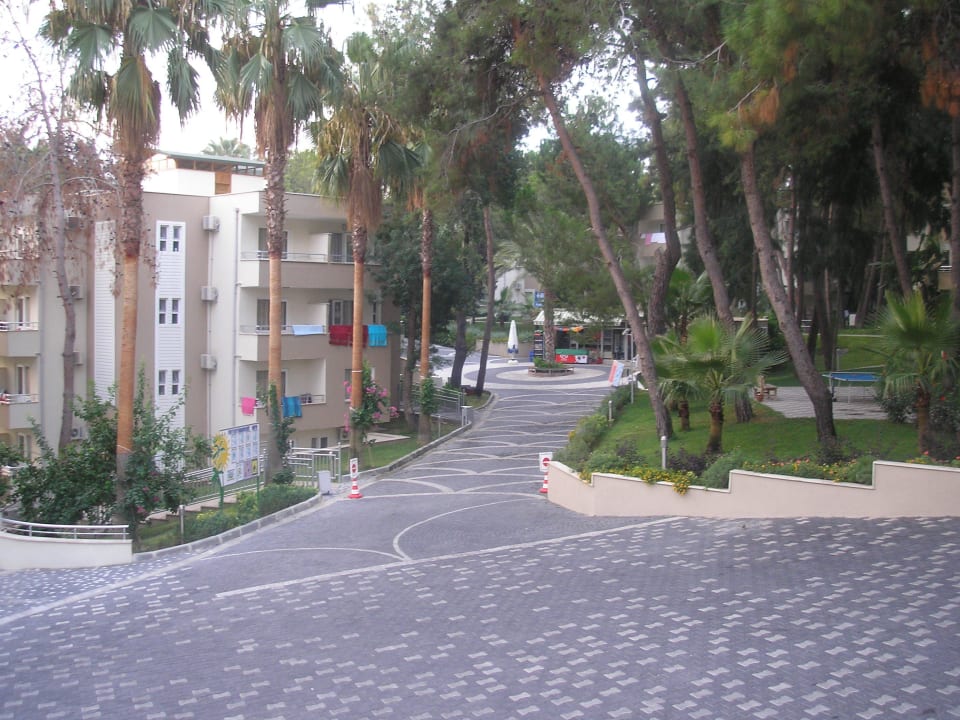 Weg von der Lobby zu den Häusern Club Sidelya Hotel