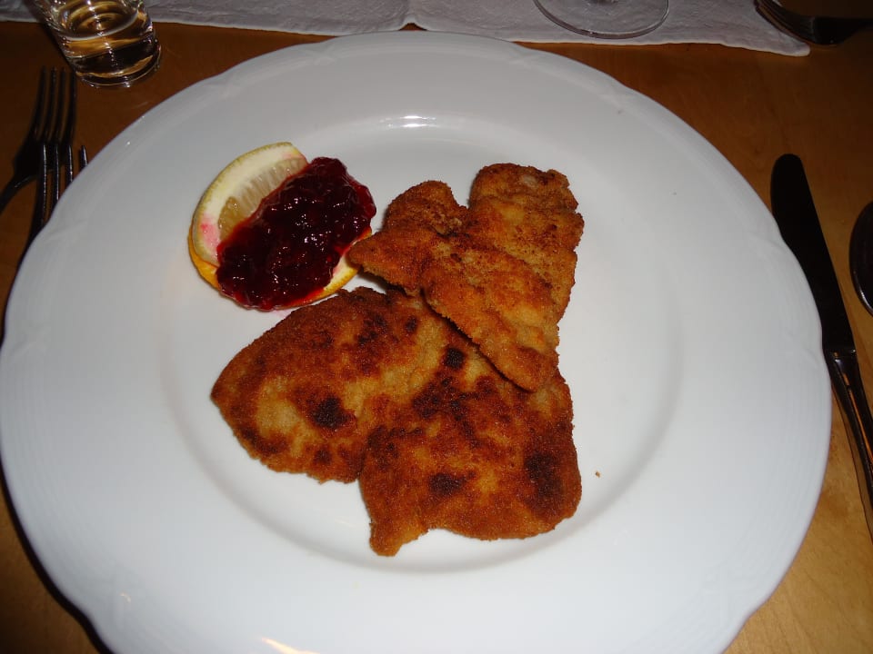 Das Wiener Schnitzel (natürlich vom Kalb) Hotel Wirtshaus zum Gämsle