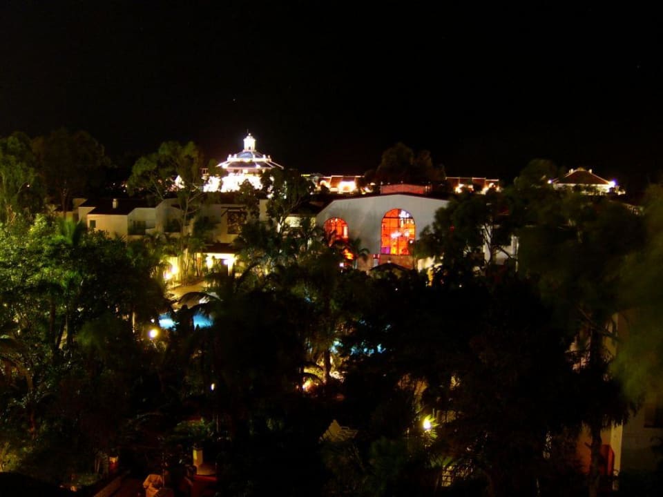 Panorama bei Nacht Park Club Europe
