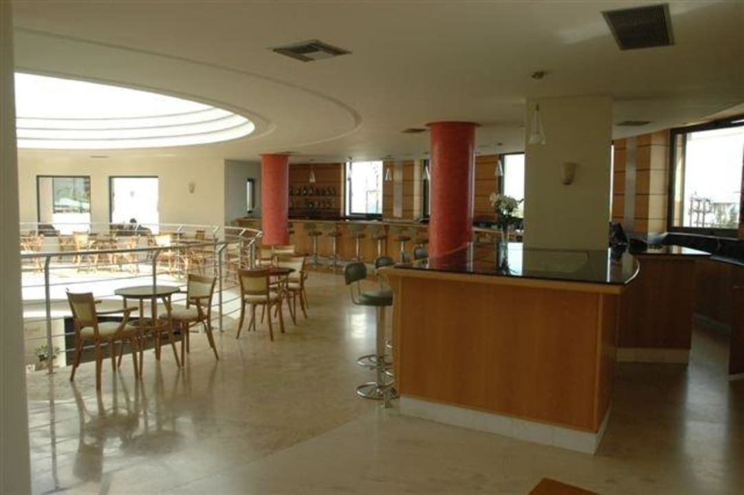 Bar Grand Hotel Holiday Resort