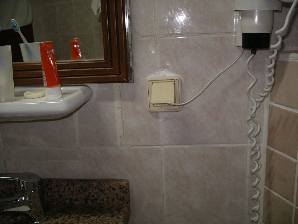 Das Badezimmer, liebevoll gefliest Club Hotel Mirabell