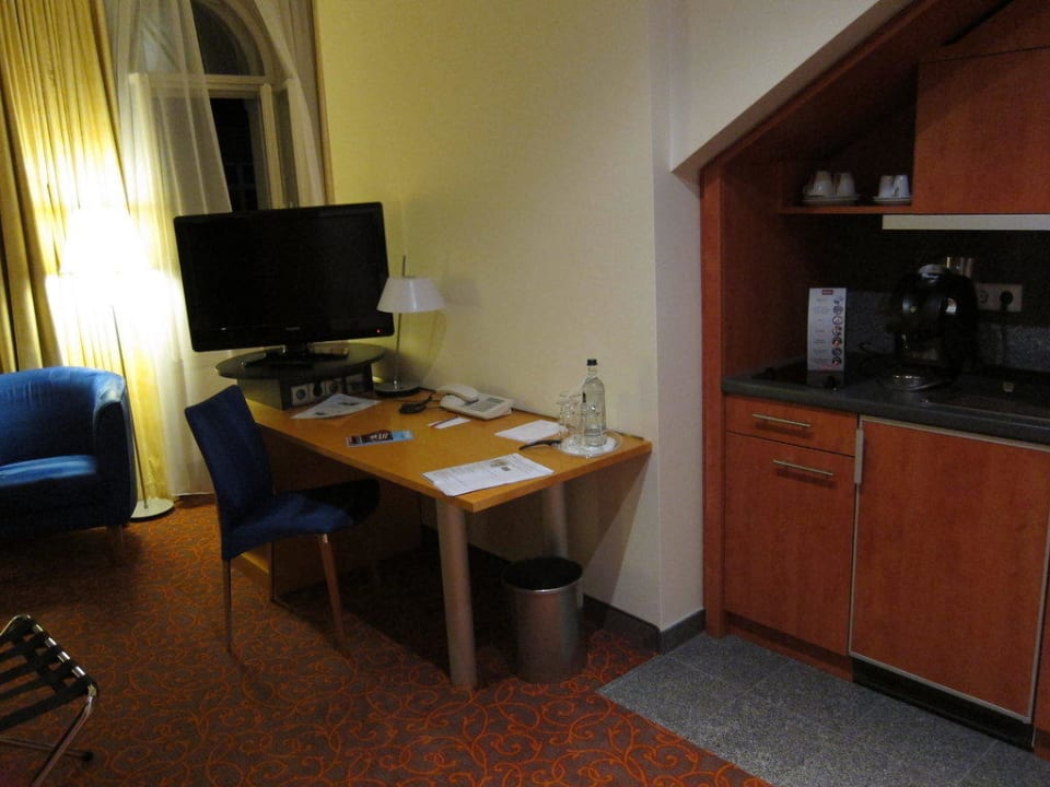 Küche, Gästebereich Mercure Hotel & Residenz Berlin Checkpoint Charlie