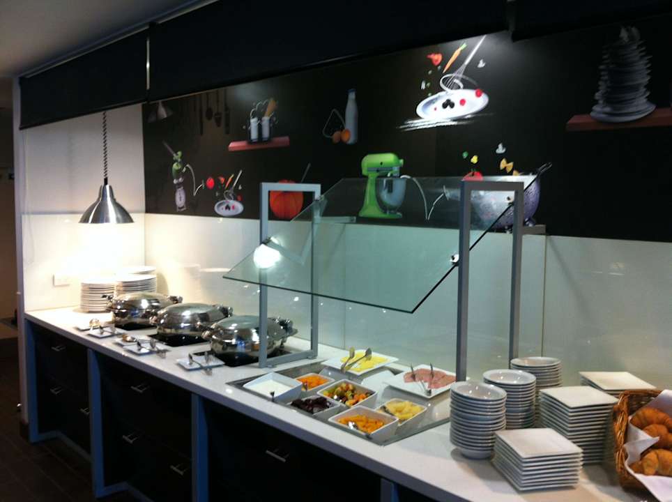 Raňajkový bufet ibis Christchurch Hotel