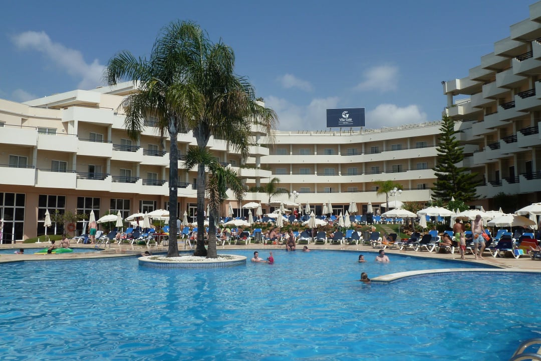 Pool , genug Liegen für alle Hotel Vila Galé Náutico