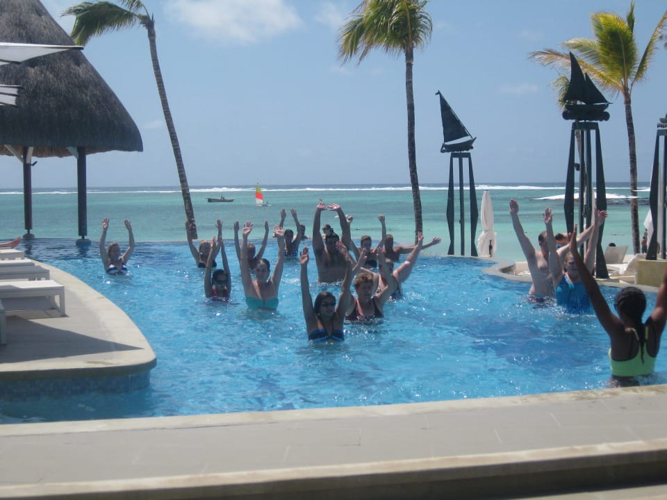 Wassergymnastik in der Poolanlage Ambre Mauritius