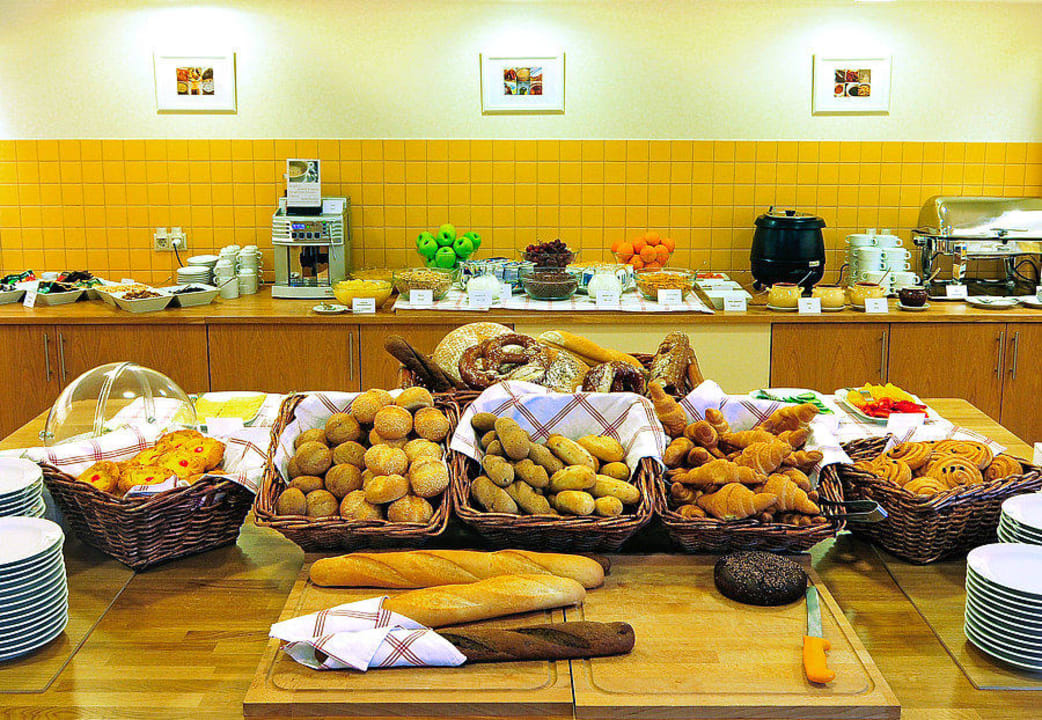 Breakfast buffet SunFlower Park Hotel