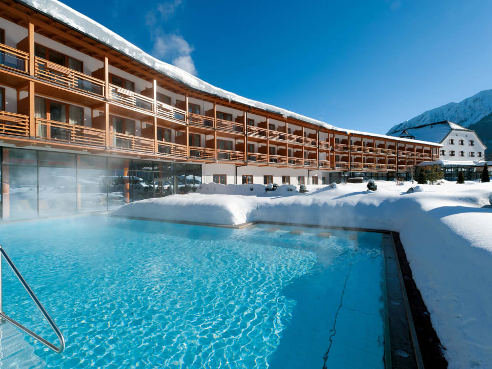 Aussenpool Winter aja Fürstenhaus am Achensee