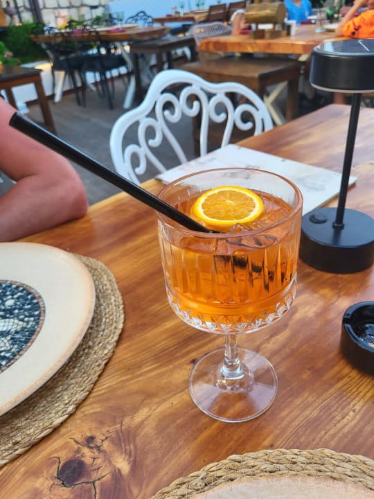 Gastro Can Garden Beach