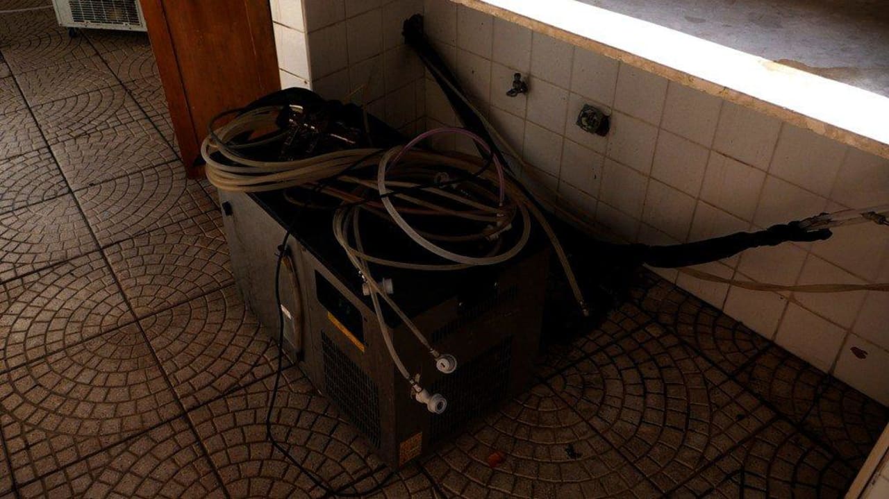 Abgebaute Zapfanlage an der Poolbar Royal Park Hotel & Aqua park