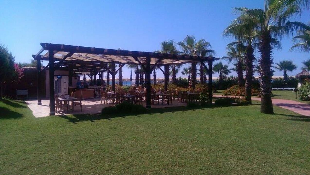 Sehr gepflegte Gartenanlage Saturn Palace Resort Hotel