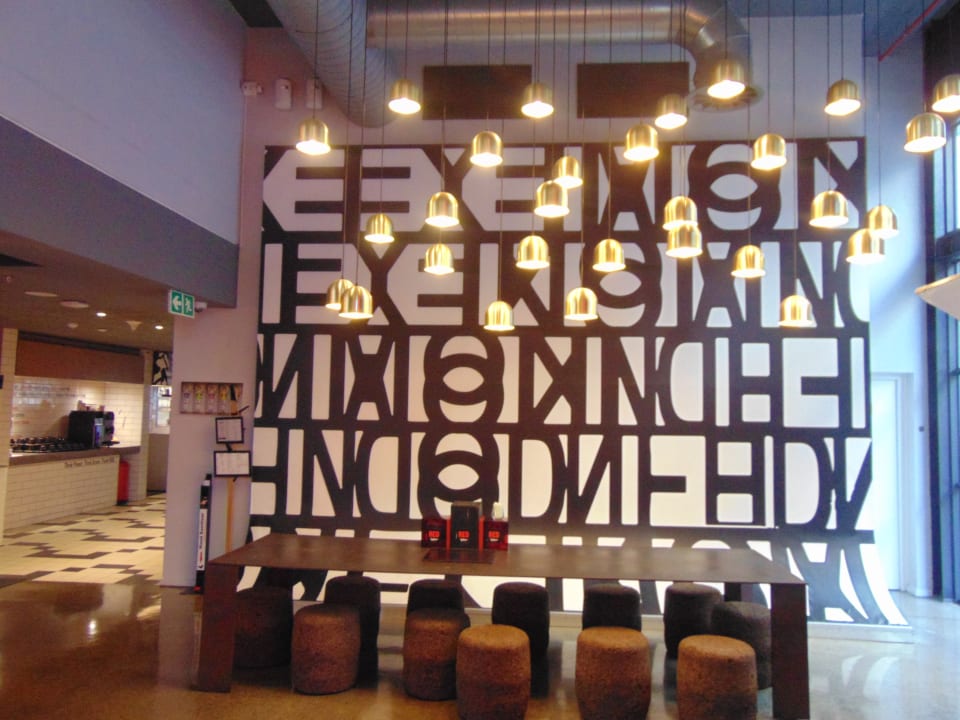 Lobby Radisson RED Cape Town