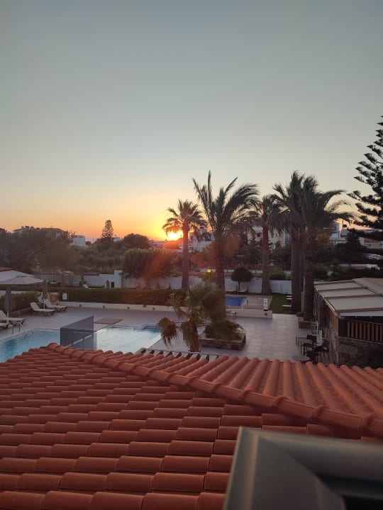 Ausblick Petousis Hotel & Suites