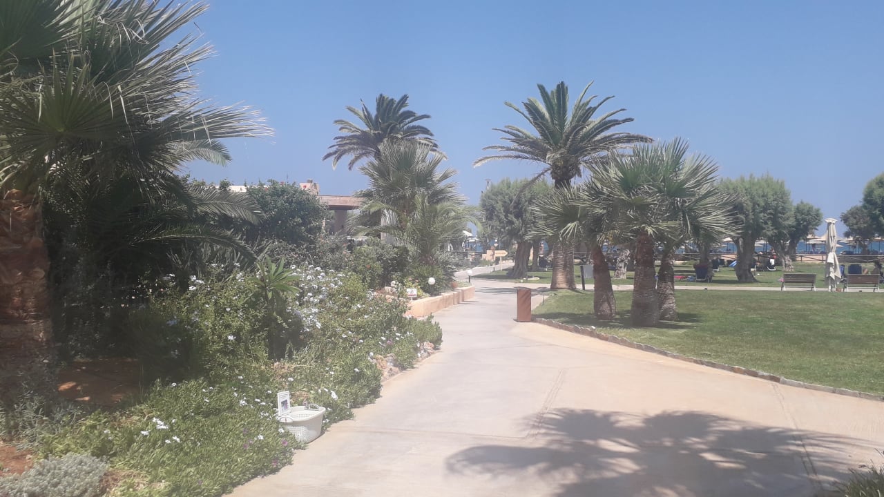 Gartenanlage Anissa Beach & Village