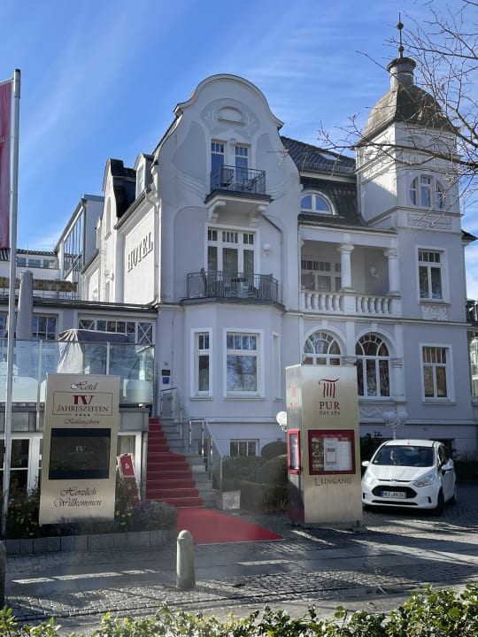 Außenansicht Hotel Vier Jahreszeiten Kühlungsborn