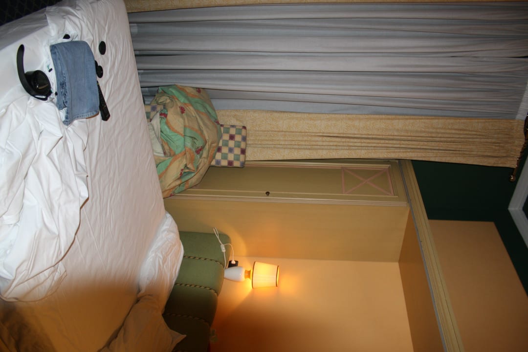 Enge Zimmer Grand Hotel Nizza et Suisse