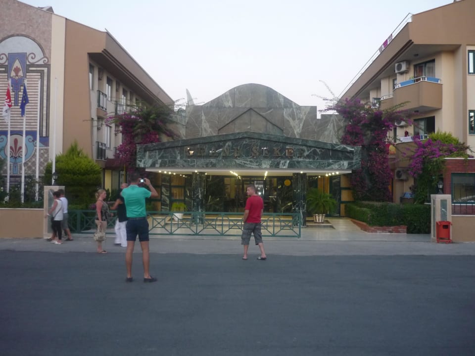 Hoteleingang Grand Seker Hotel