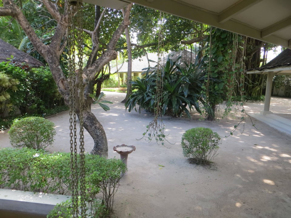 Blick von der Rezeption in die Anlage Adaaran Select Hudhuran Fushi - Premium All Inclusive