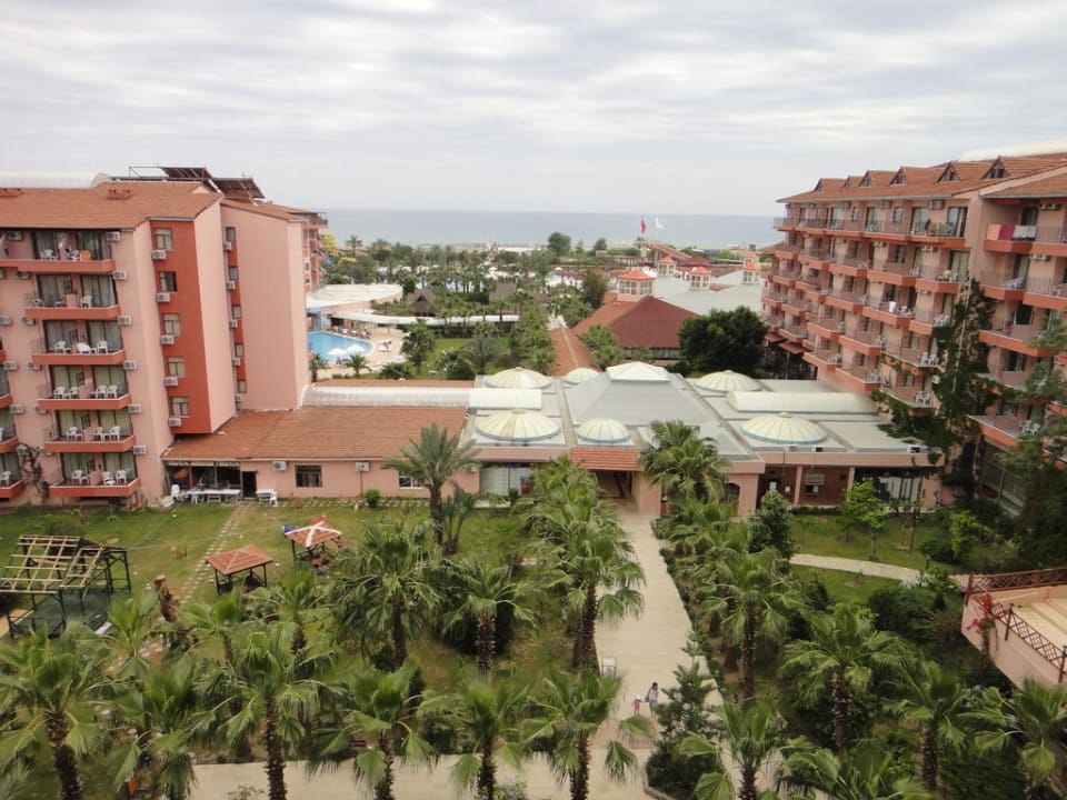 Widok z balkonu Selge Beach Resort