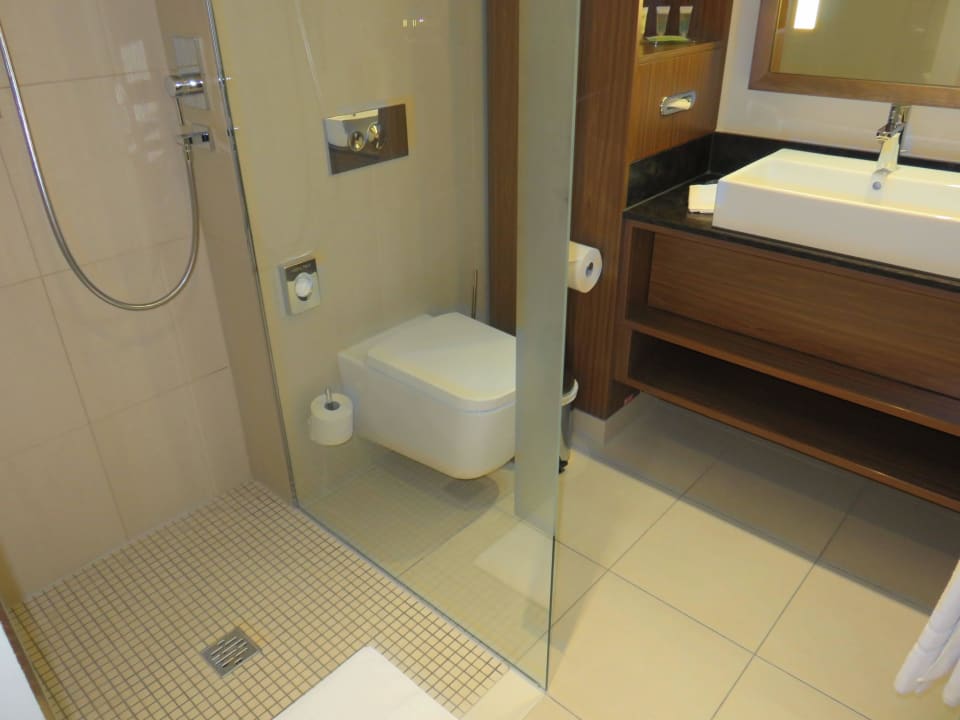 Badzimmer Courtyard by Marriott Wiesbaden-Nordenstadt