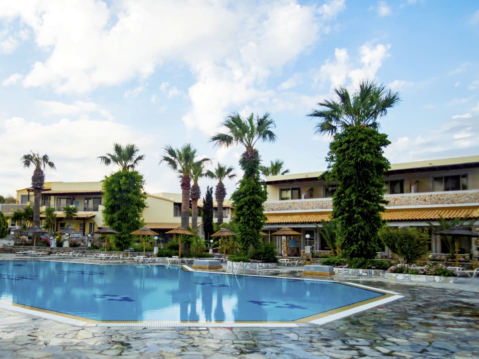 Pool Hotel Kouros Palace