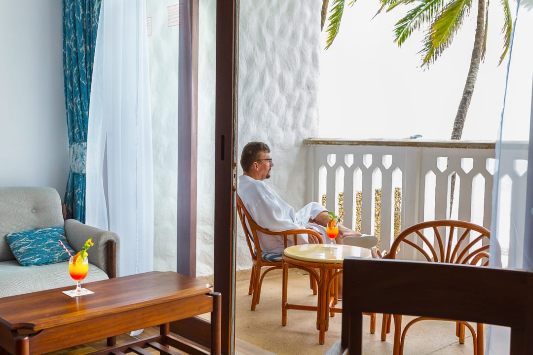 Zimmer Travellers Beach Hotel & Club