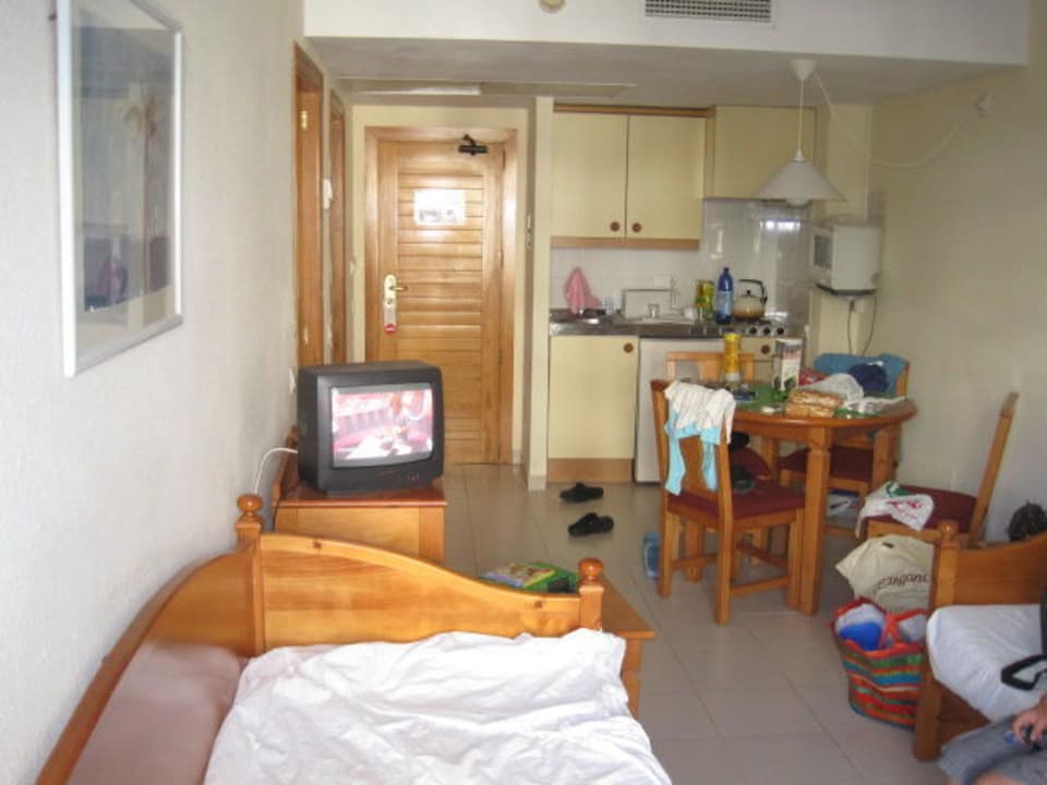 Wohnbereich mit Fernseher Protur Palmeras Playa Aparthotel
