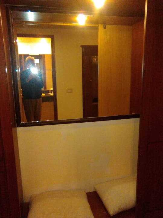 Schrank ohne Zwischenböden Coral Hills Resorts & SPA