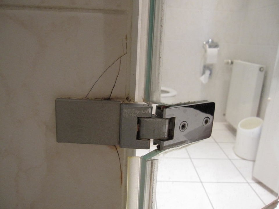 Spritzschutzwand im Badezimmer Hotel Baltic Stralsund