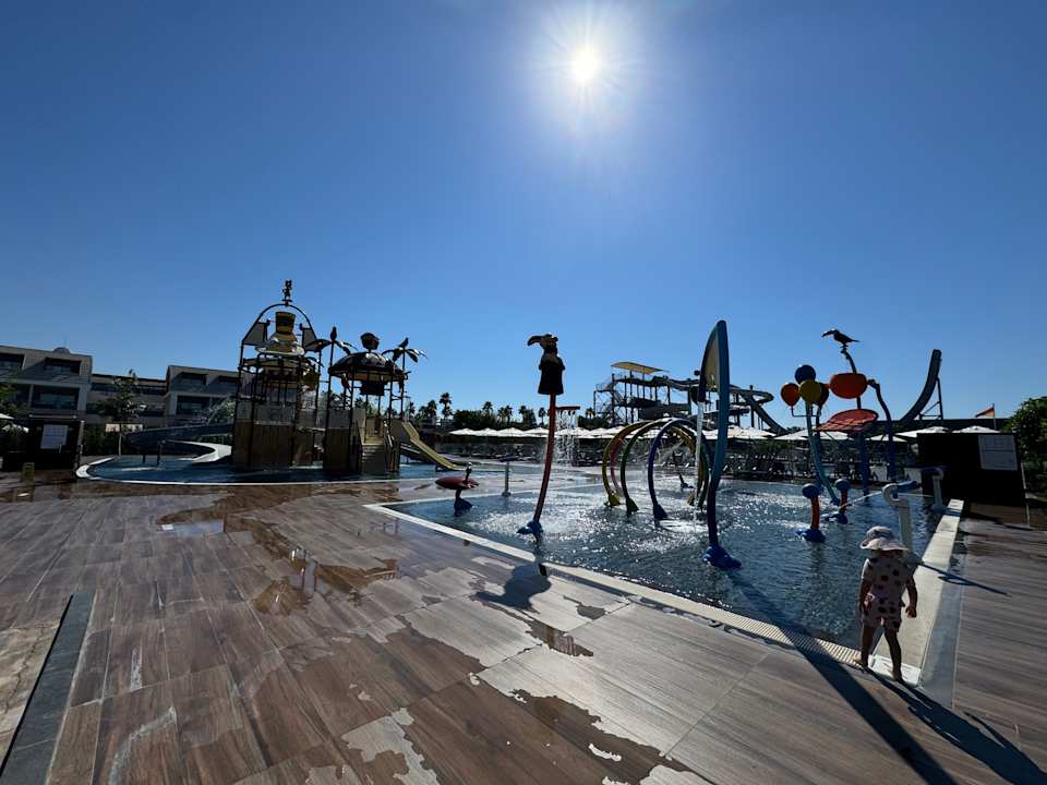 Pool Jacaranda Luxury Resort