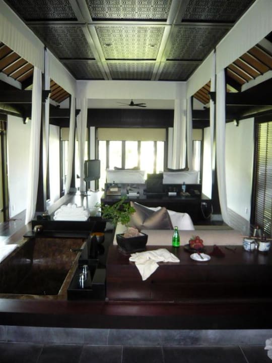 Schlafraum mit Badewanne Four Seasons The Nam Hai, Hoi An, Vietnam