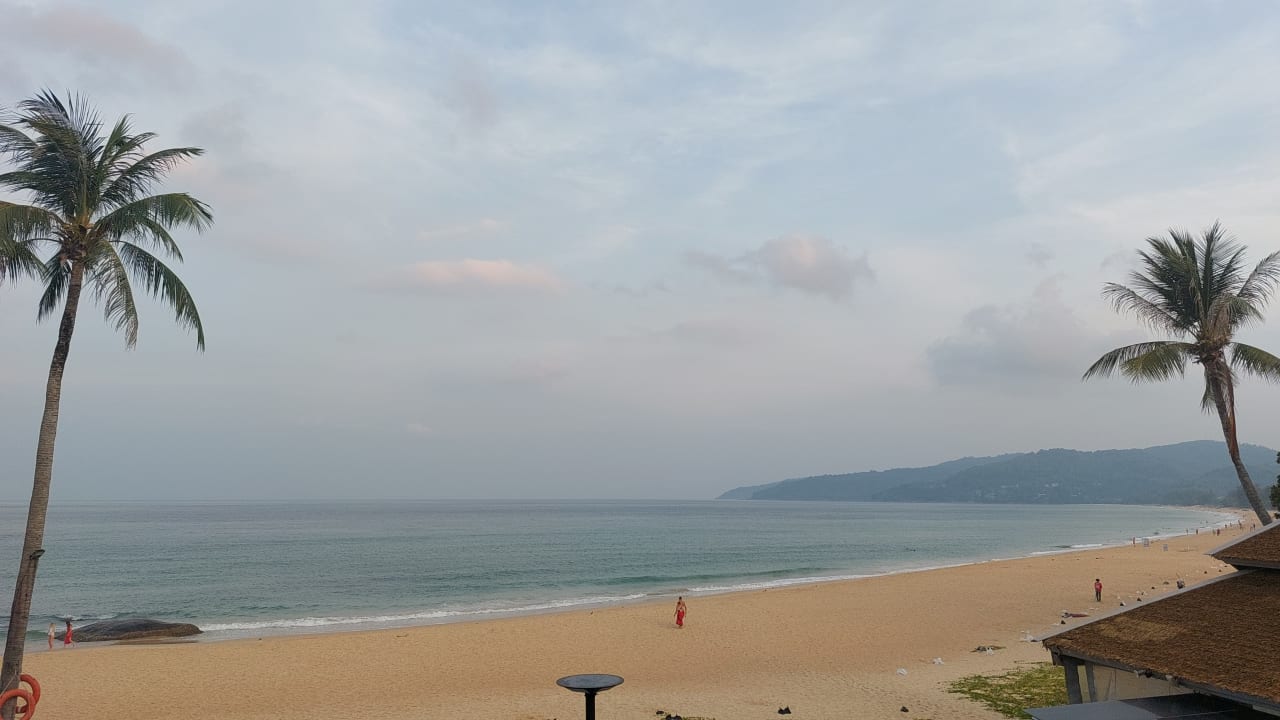 Ausblick Beyond Karon - Adults only 18+