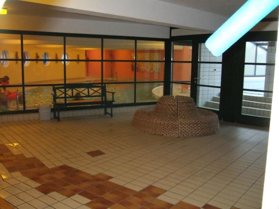 Vorraum des Innenpools Gut Wenghof - Family Resort