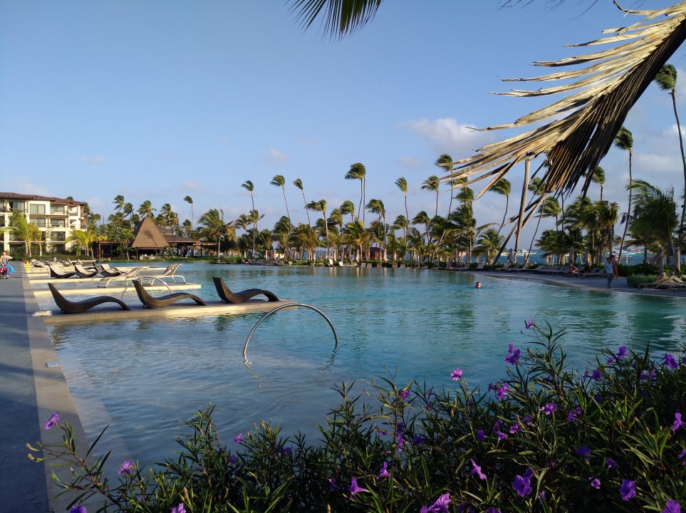 Pool Lopesan Costa Bávaro Resort, Spa & Casino