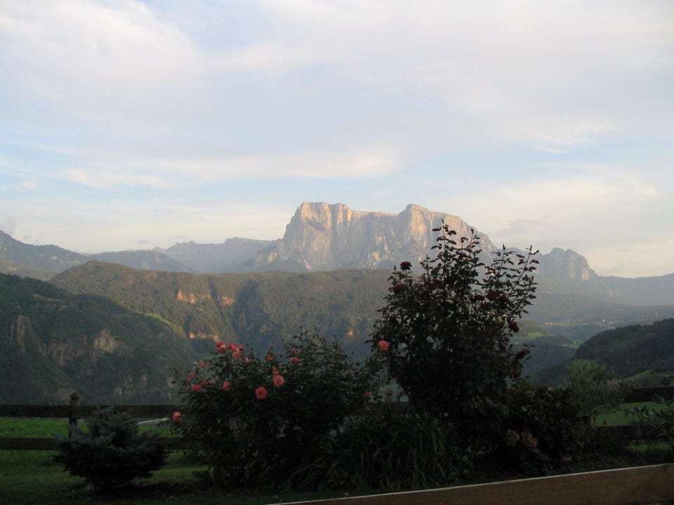 Ausblick von der Terrasse auf den Schlern Hotel-Chalet Pennhof