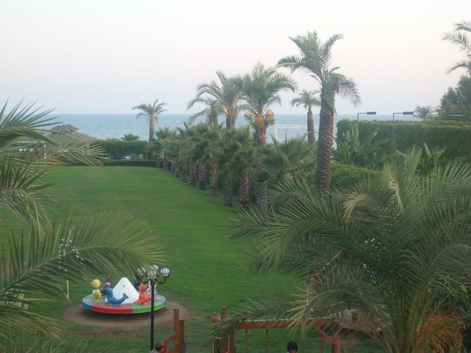 Fußballplatz Hotel Turan Prince