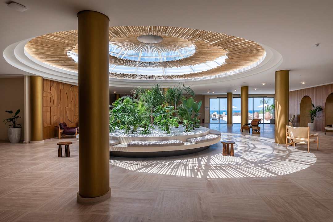 Lobby Isla Brown Chania Resort, Curio Collection by Hilton