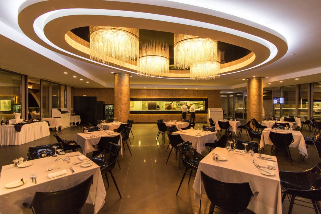 Moonlight Restaurant Princess Andriana Resort & Spa