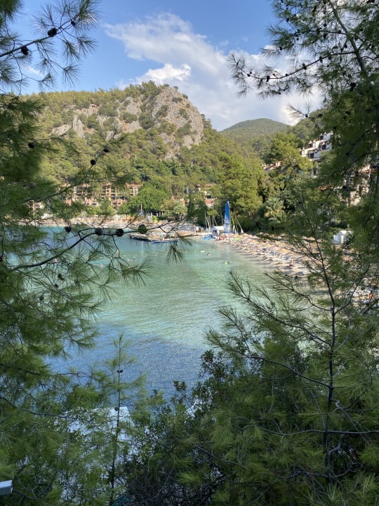 Strand Hillside Beach Club