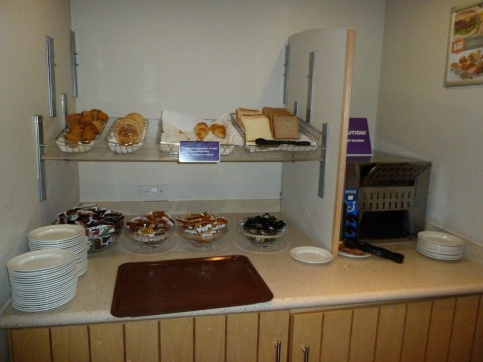 Traurige Continental Breakfast Ecke! Hotel Premier Inn London Hammersmith