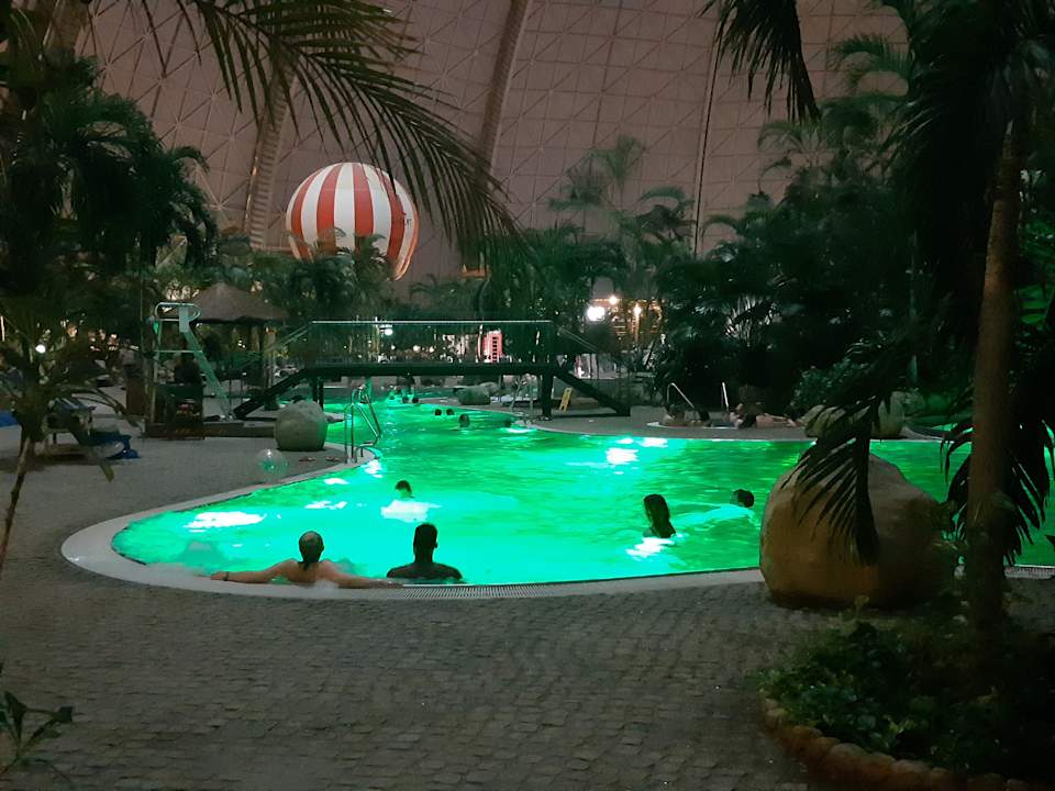Pool Tropical Islands Resort
