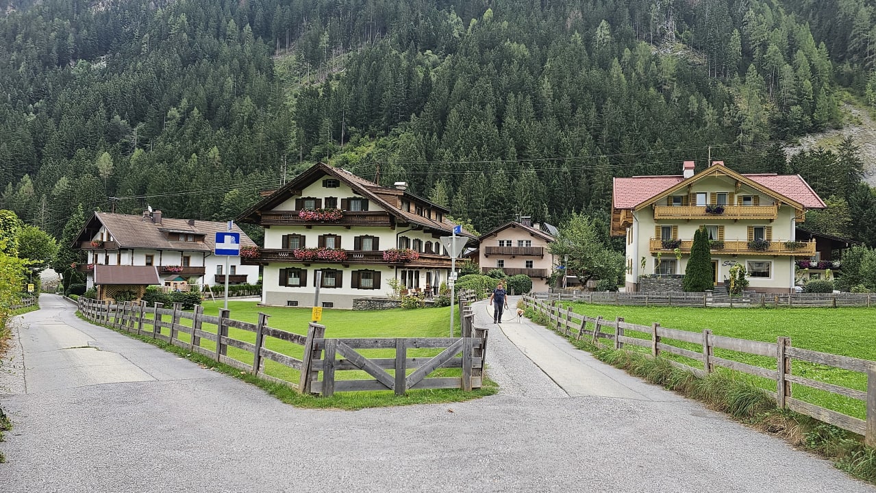 Außenansicht Hotel & Pension Strolz