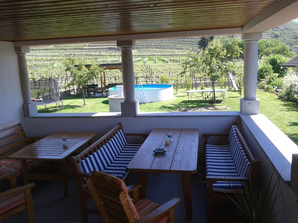Terrasse mit Blick in die Gartenanlage u.Weinriede Gästehaus Weinbergblick