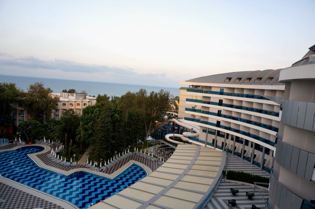 Blick vom Balkon Rechts Hotel Botanik Platinum
