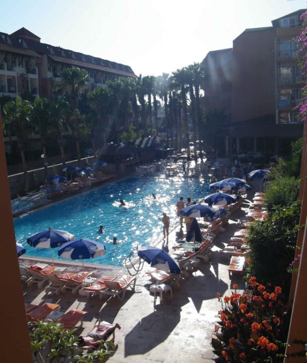 Pool in Abendstimmung Hotel Club Tess